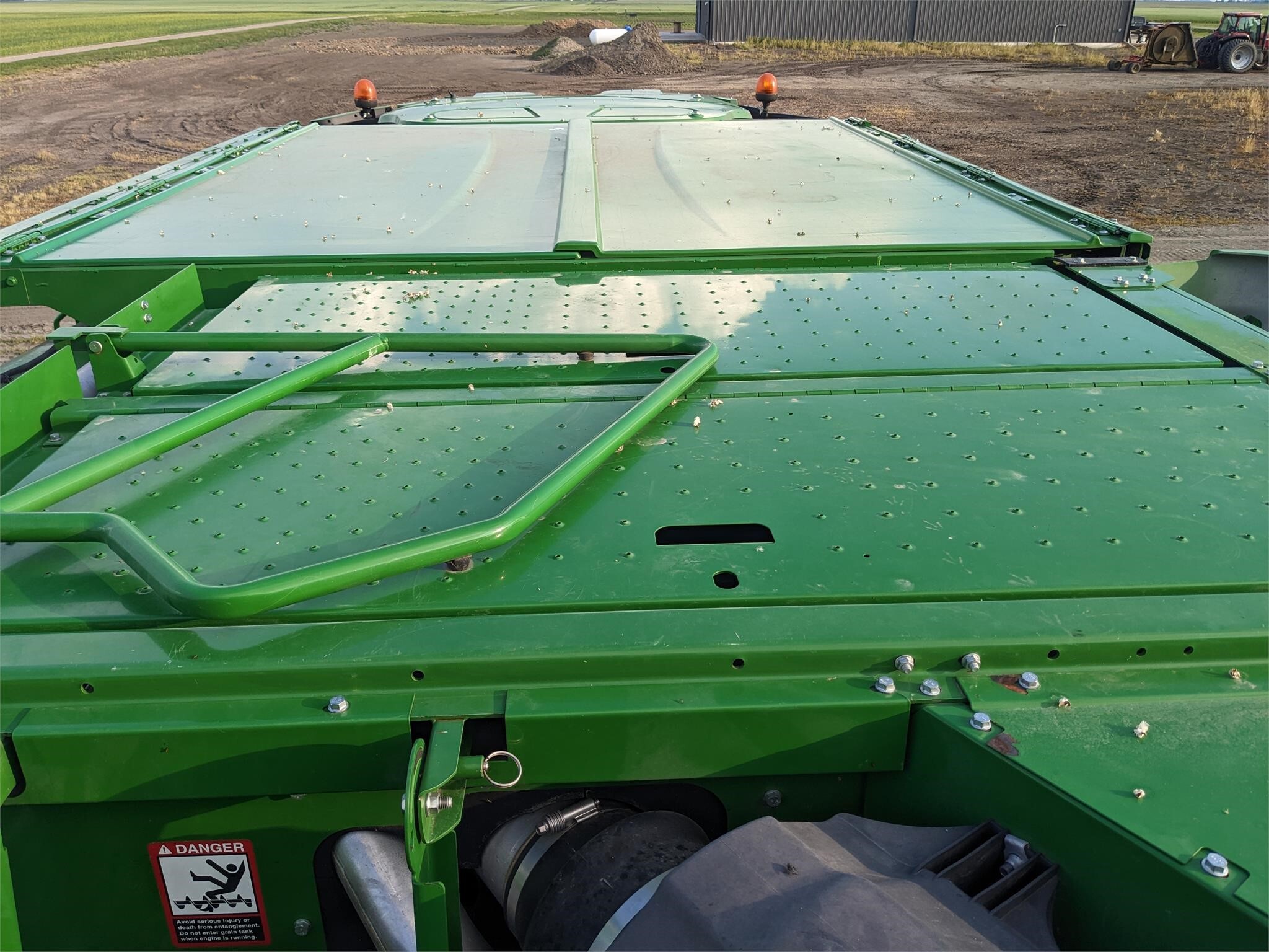 2016 John Deere S690 Combine