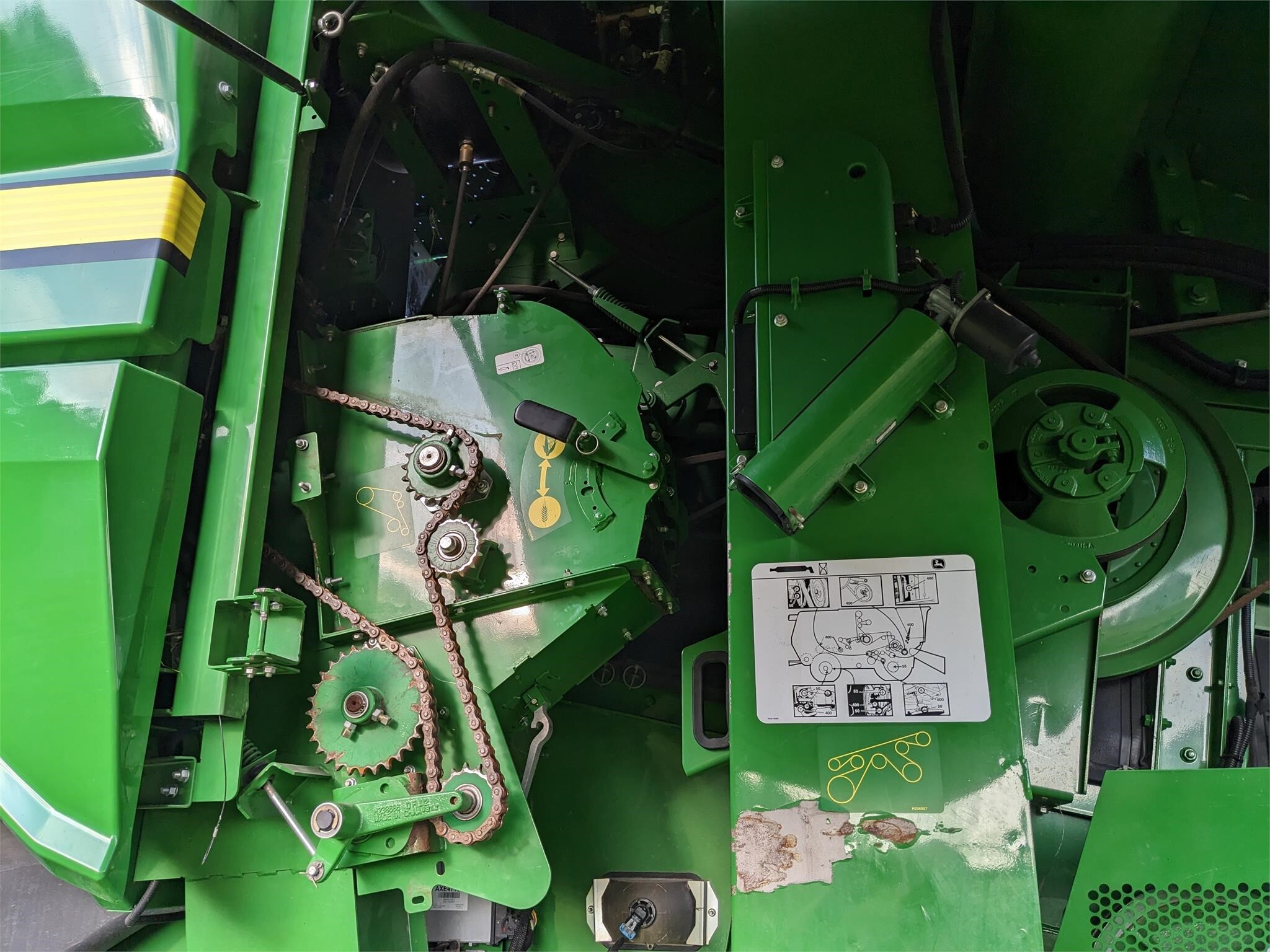 2016 John Deere S690 Combine