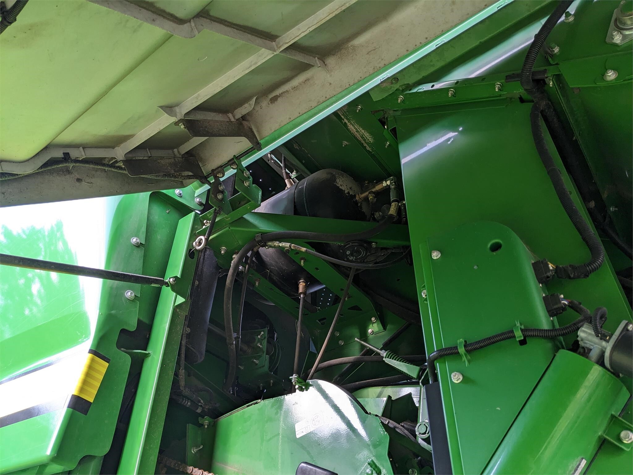 2016 John Deere S690 Combine
