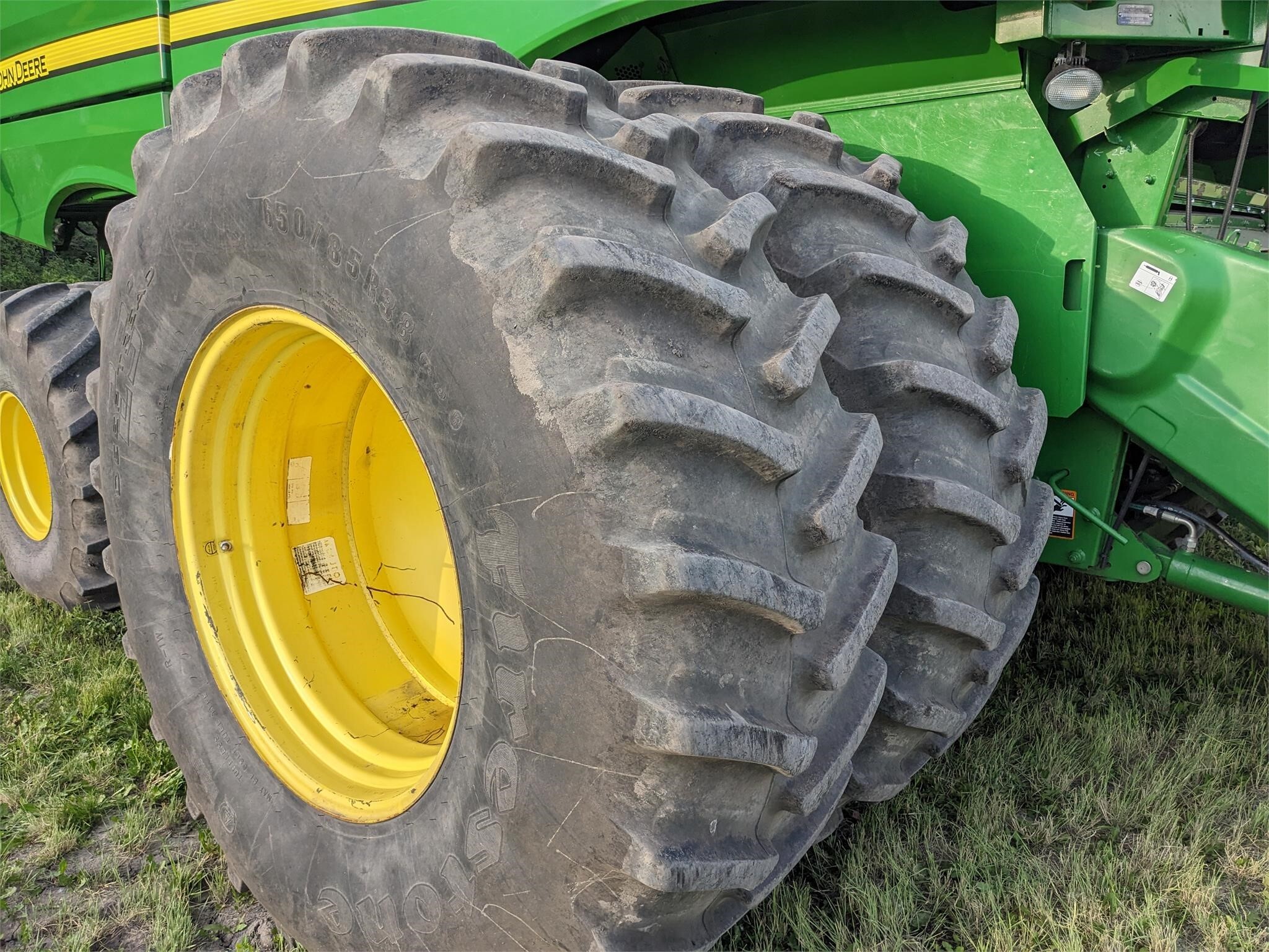 2016 John Deere S690 Combine