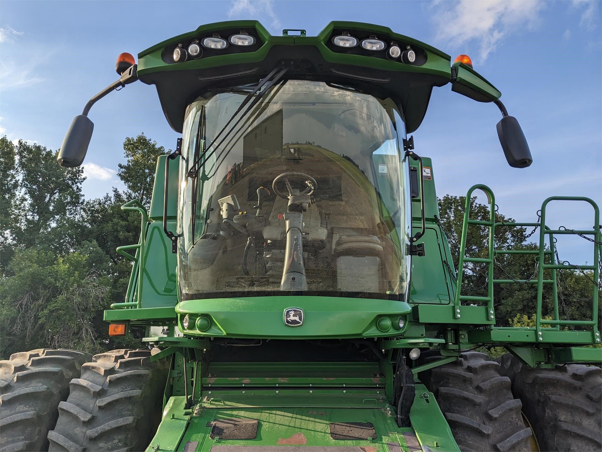 2016 John Deere S690 Combine