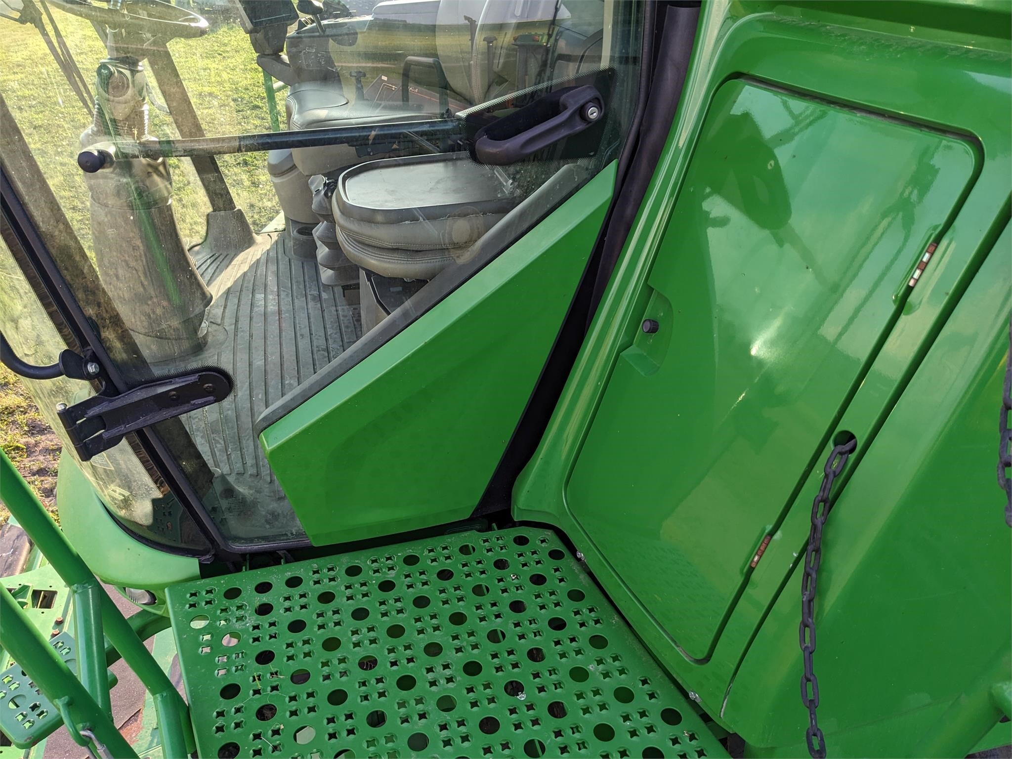 2016 John Deere S690 Combine