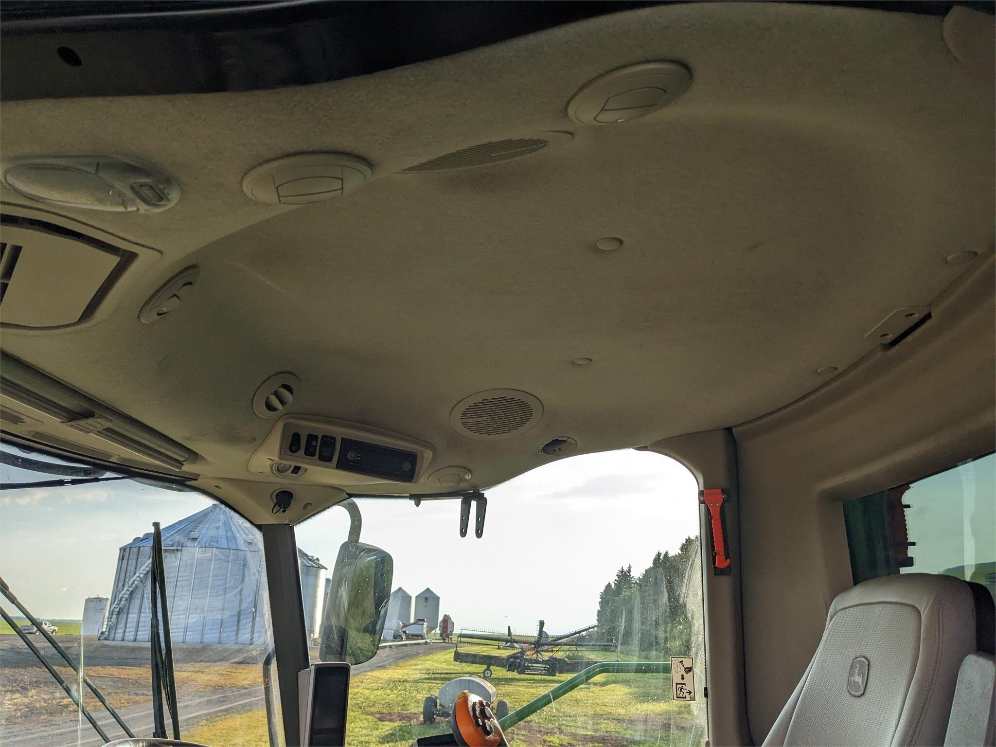 2016 John Deere S690 Combine