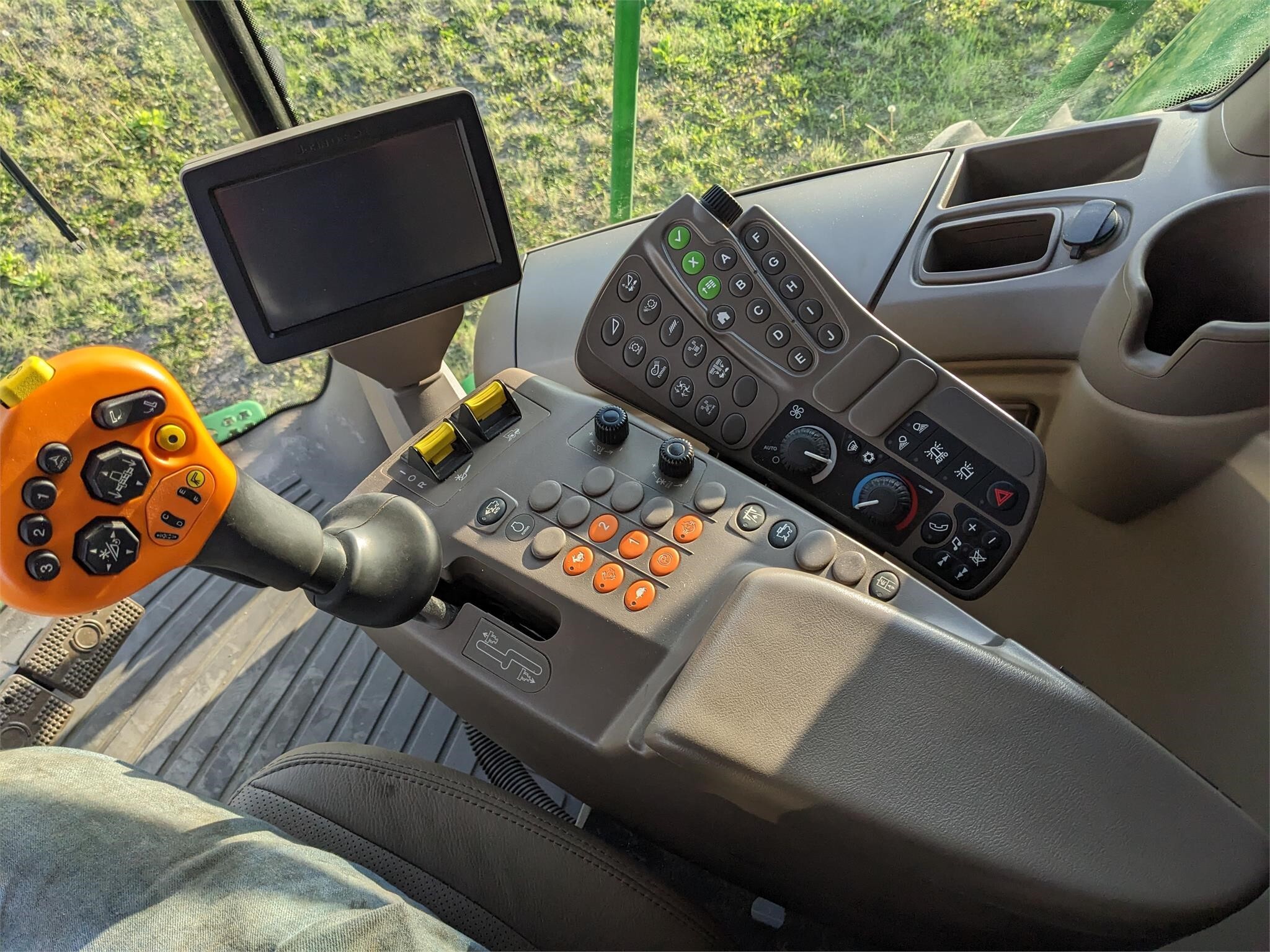 2016 John Deere S690 Combine