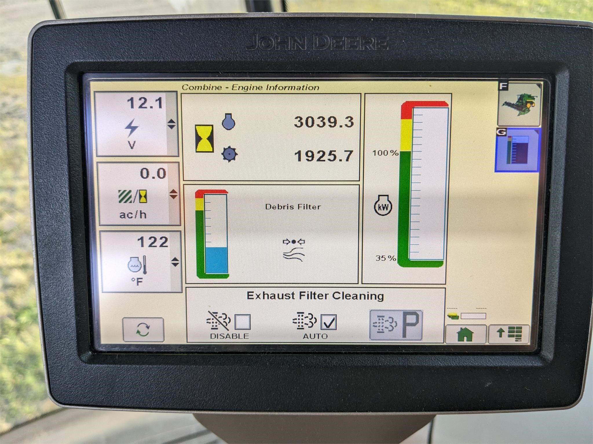 2016 John Deere S690 Combine