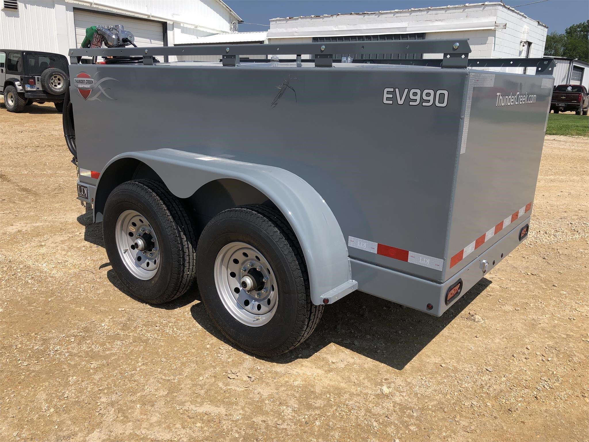 2024 Thunder Creek EV990 Fuel Trucks/Trailer