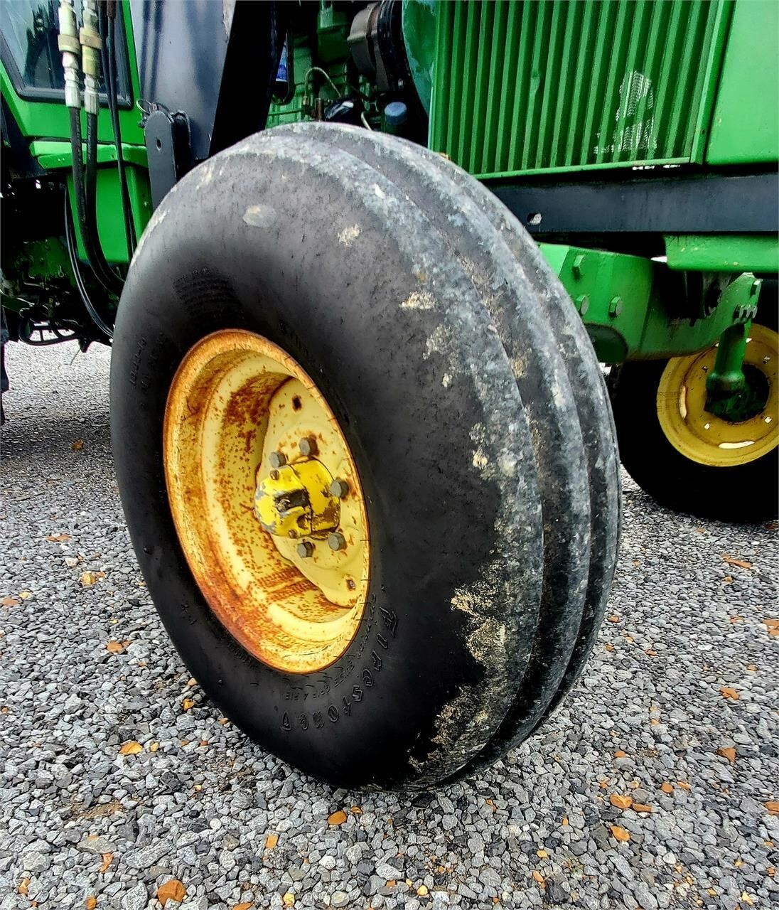 1982 John Deere 2940 Tractor