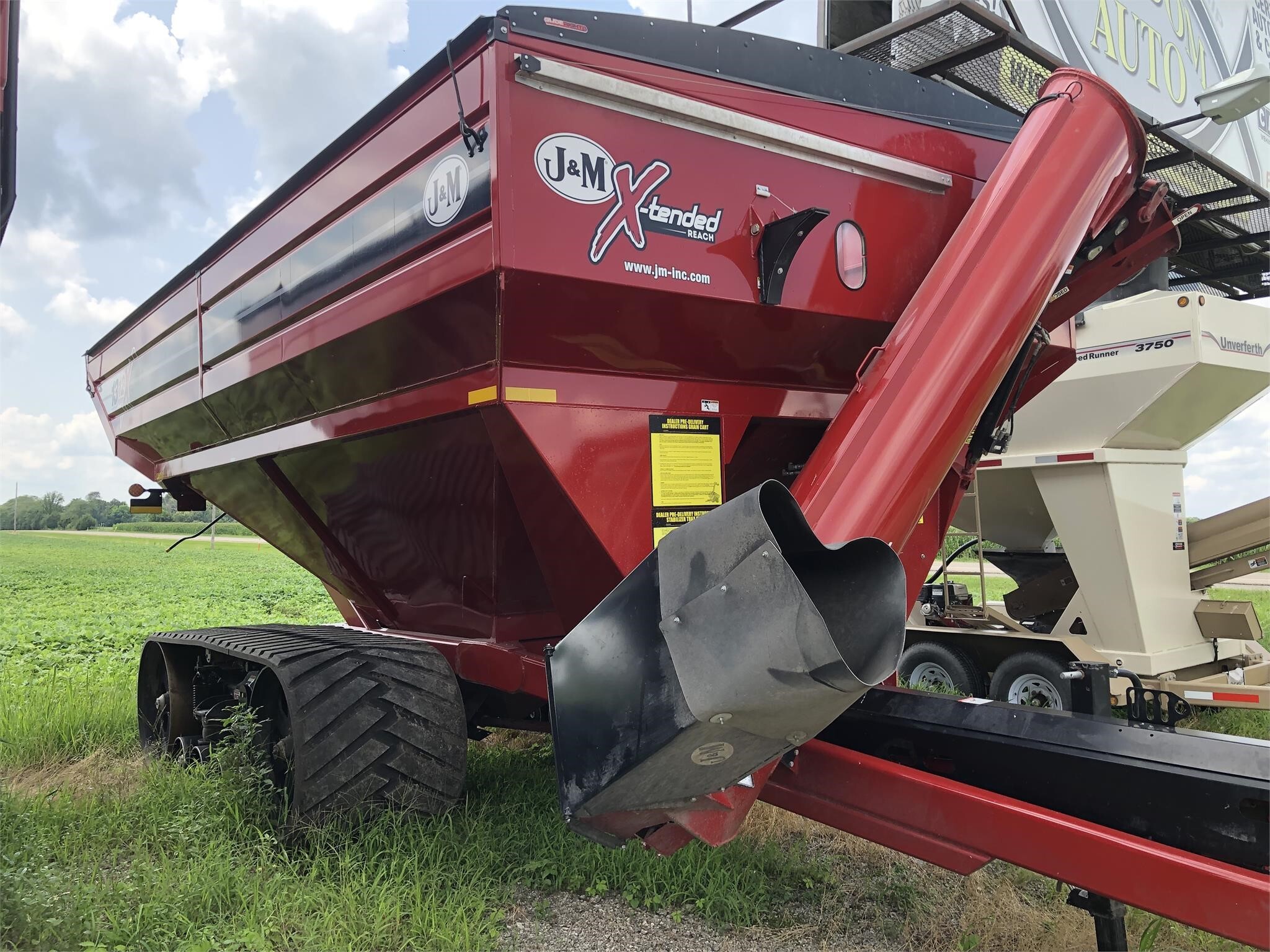 2019 J&M 1312-20T Grain Cart