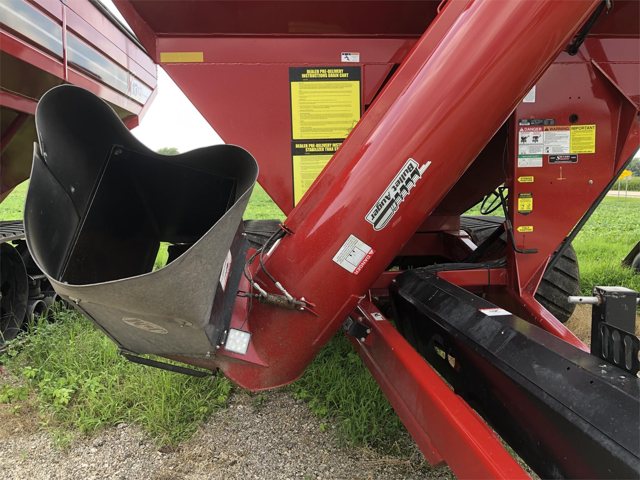2019 J&M 1312-20T Grain Cart