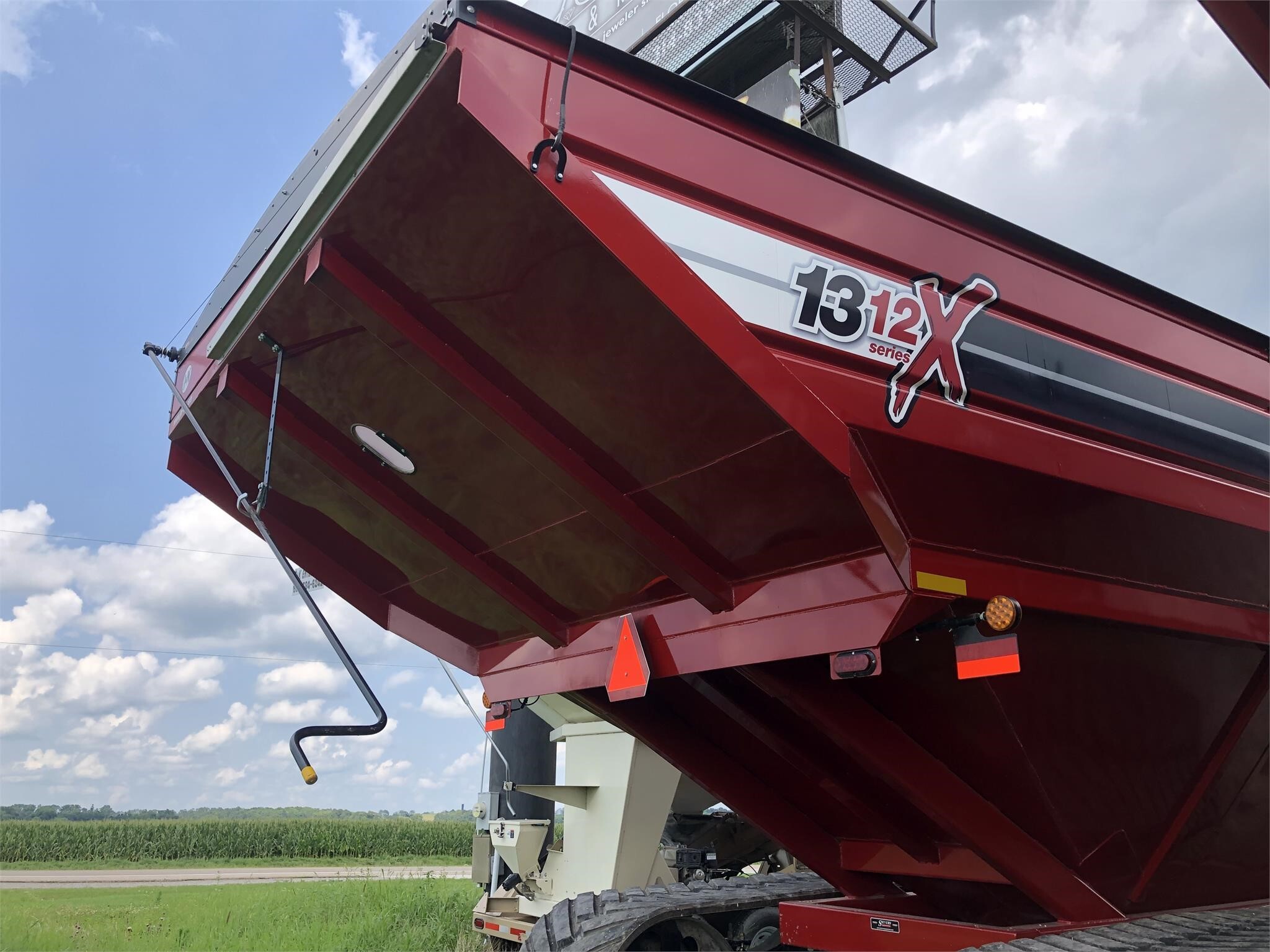 2019 J&M 1312-20T Grain Cart