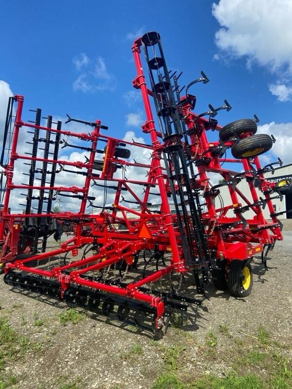 2024 Sunflower 5035-32 Field Cultivator