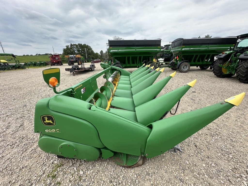 2010 John Deere 608C StalkMaster Corn Head