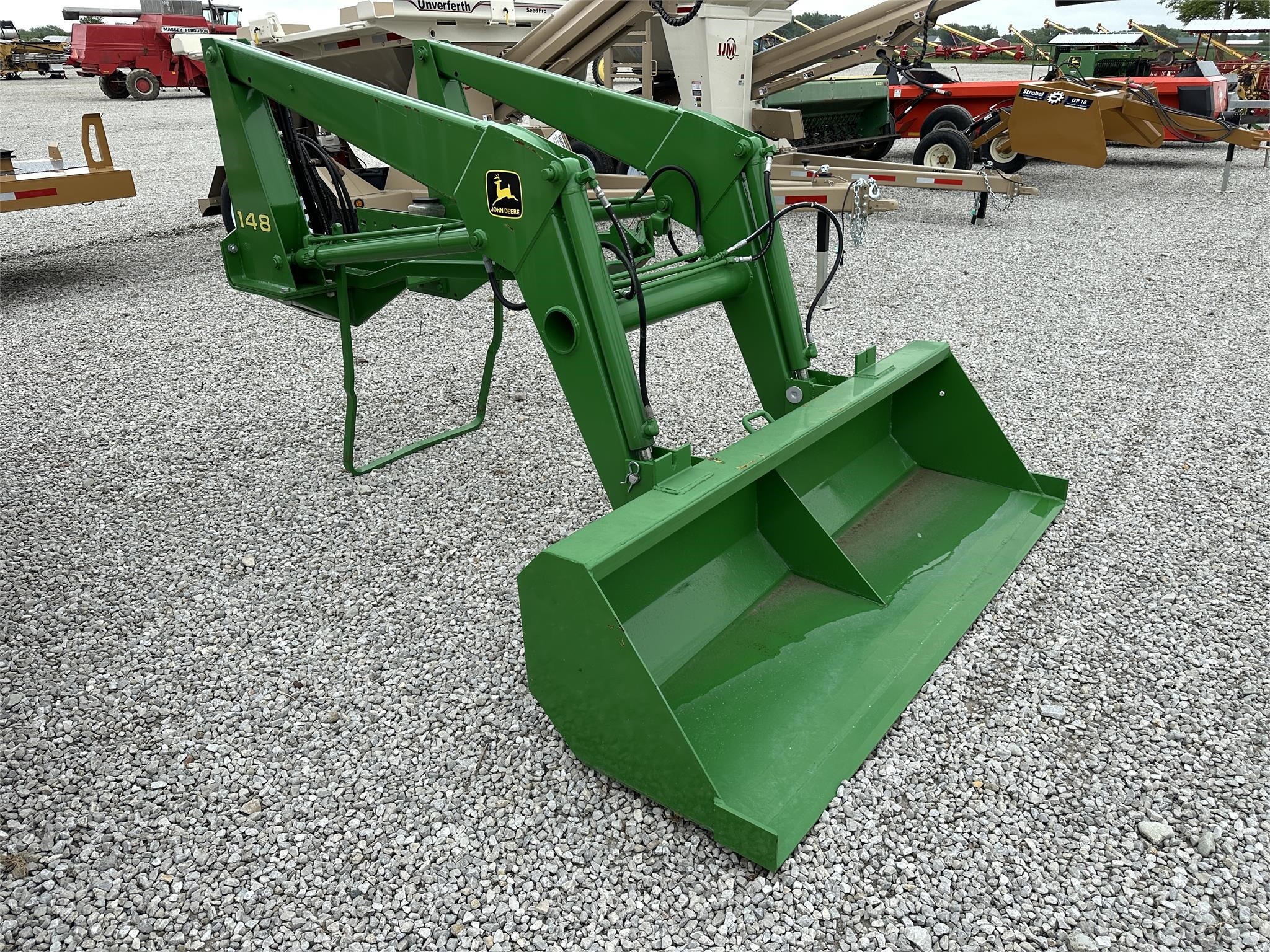  John Deere 148 Front End Loader