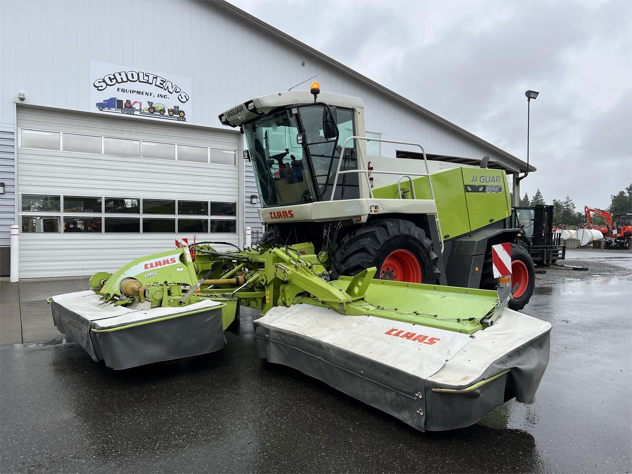 2009 Claas Jaguar 8700 Self-Propelled Windrowers and Swather