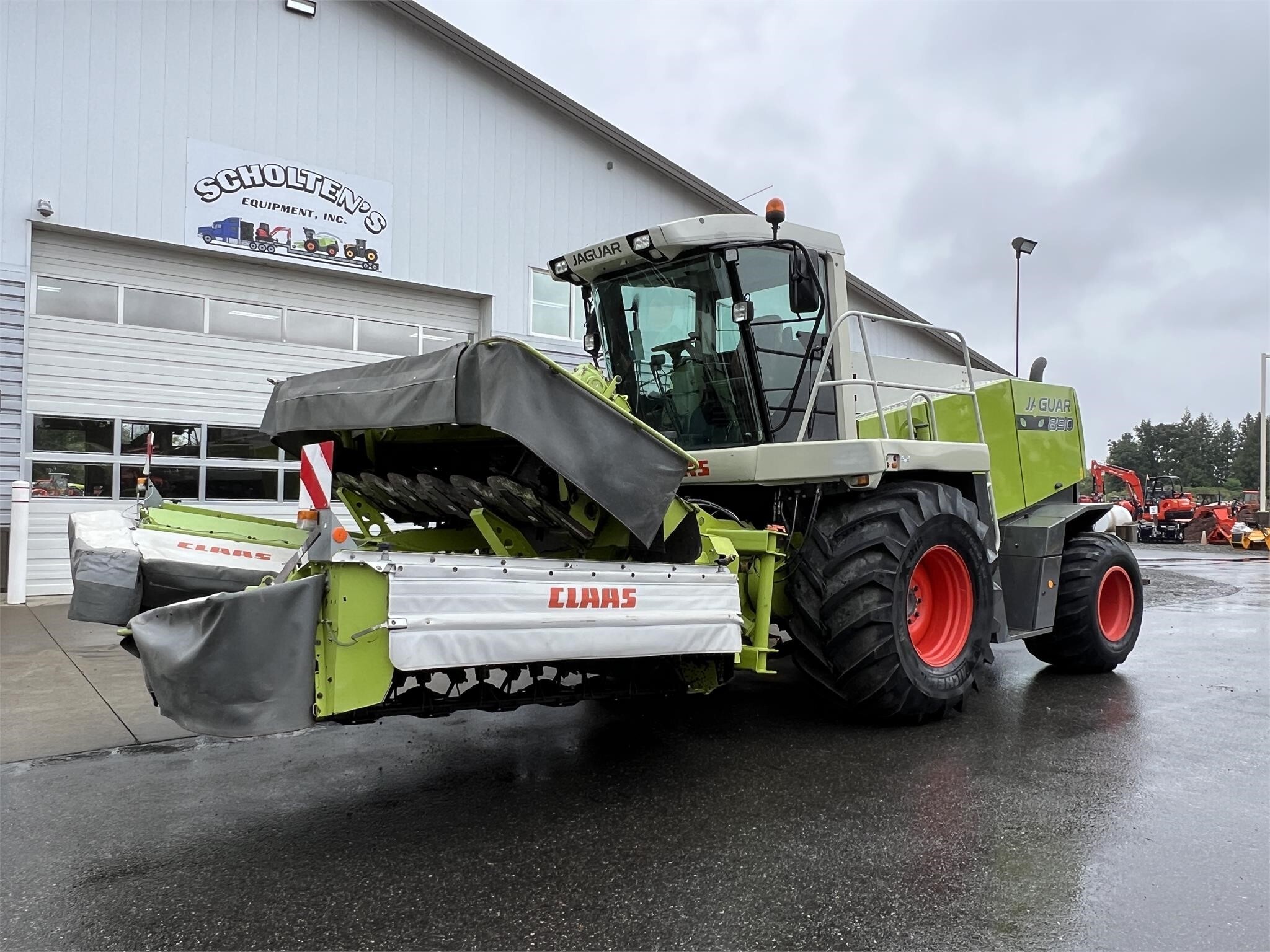 2009 Claas Jaguar 8700 Self-Propelled Windrowers and Swather