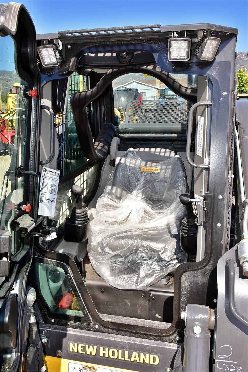 2022 New Holland L328 Skid Steer