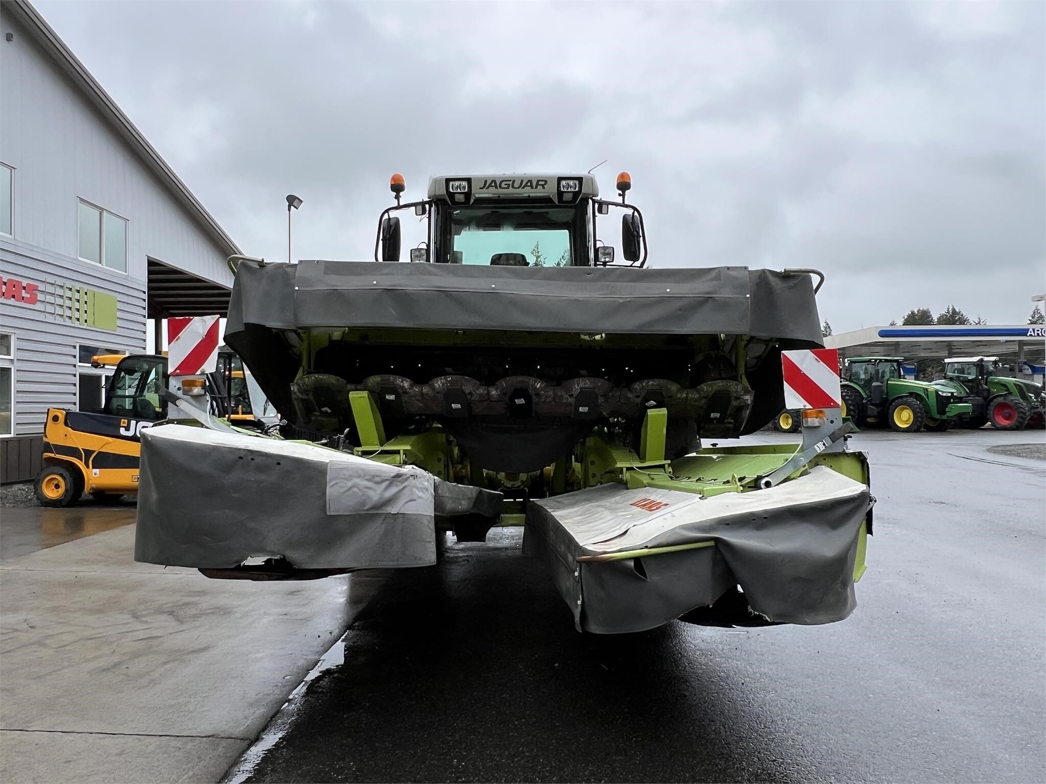 2009 Claas Jaguar 8700 Self-Propelled Windrowers and Swather