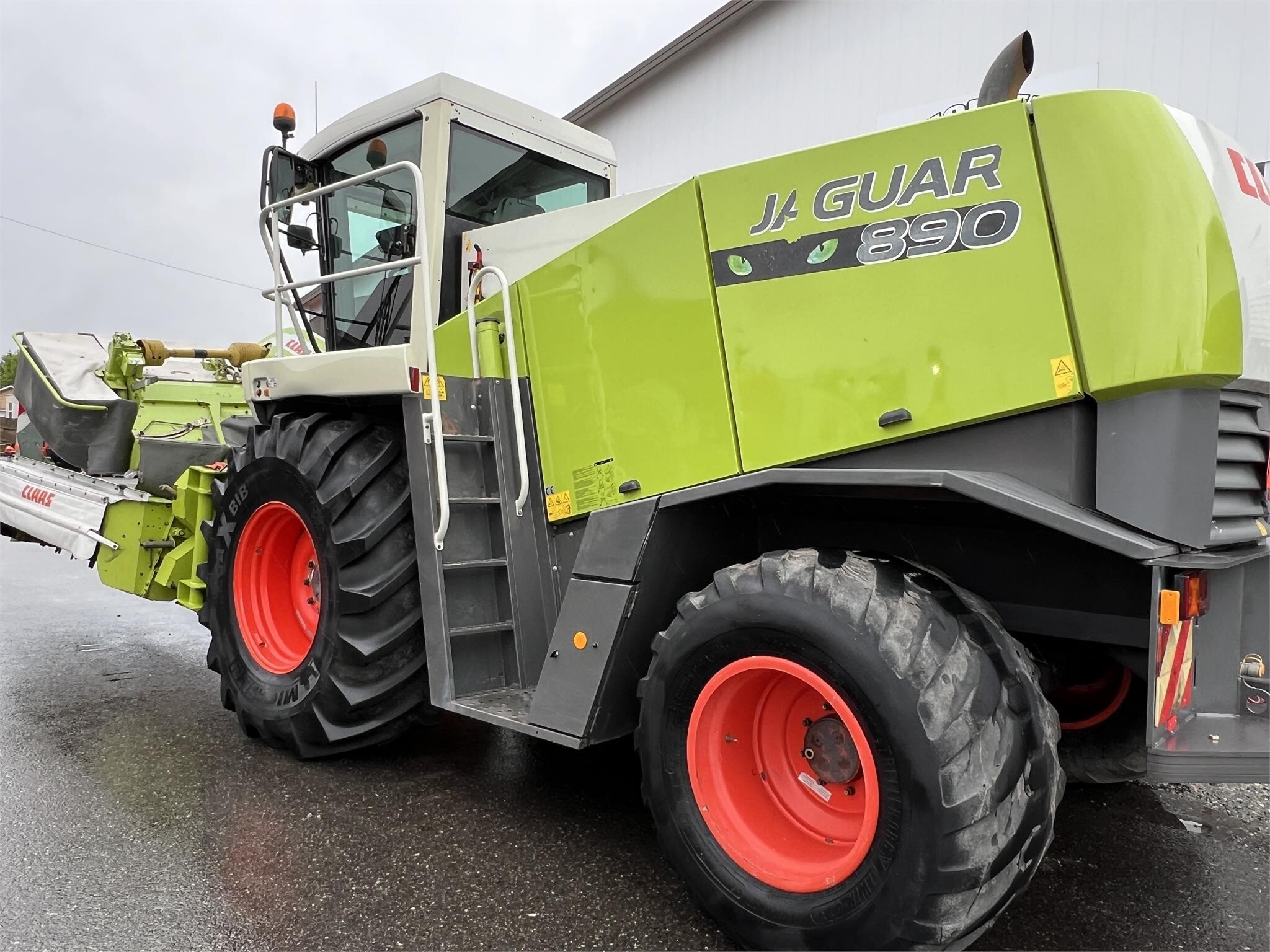 2009 Claas Jaguar 8700 Self-Propelled Windrowers and Swather