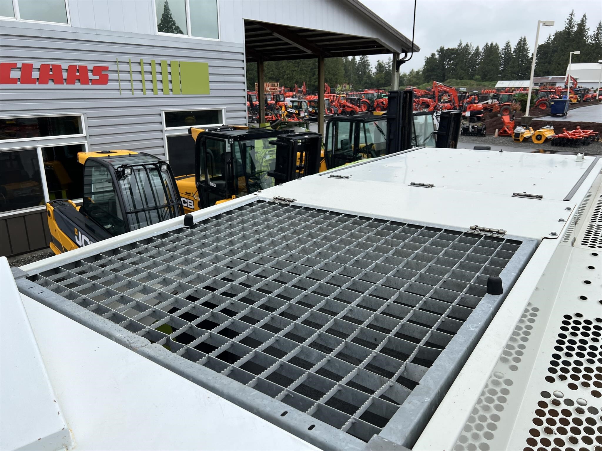 2009 Claas Jaguar 8700 Self-Propelled Windrowers and Swather