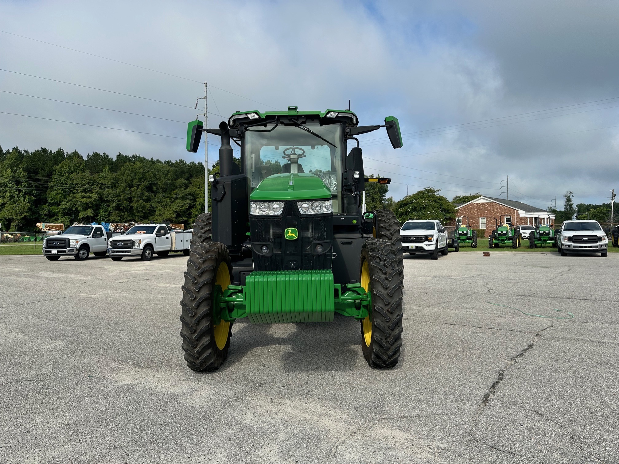 2022 John Deere 7R 210 Tractor