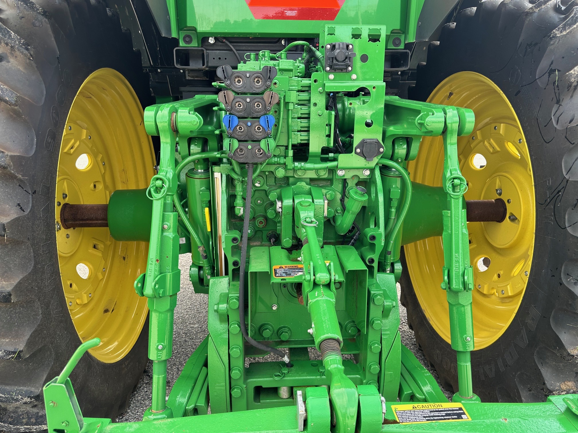 2022 John Deere 7R 210 Tractor
