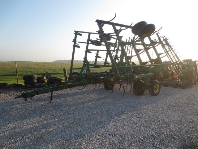  John Deere 980 Field Cultivator