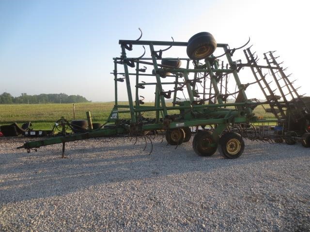  John Deere 980 Field Cultivator