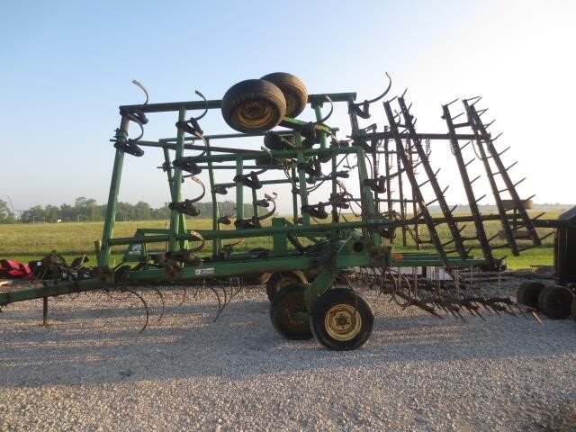  John Deere 980 Field Cultivator