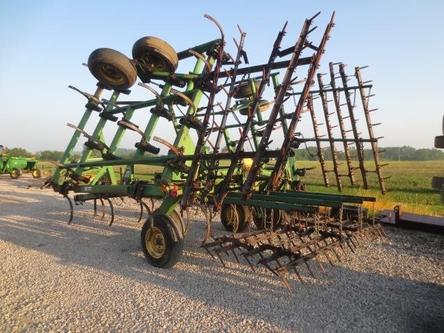  John Deere 980 Field Cultivator