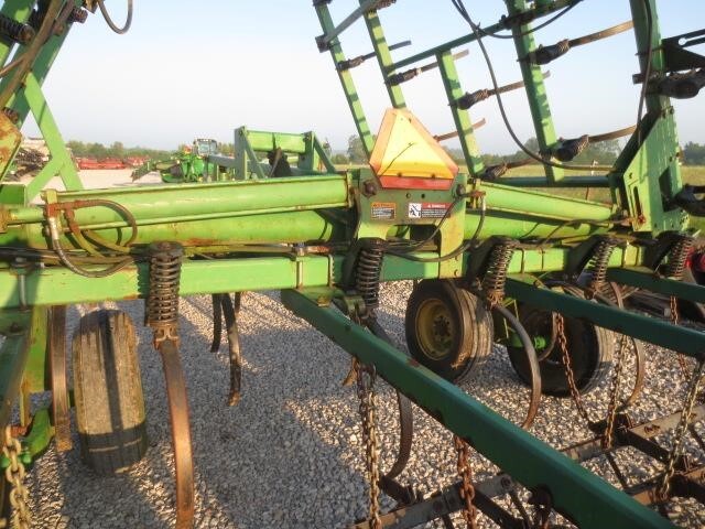 John Deere 980 Field Cultivator