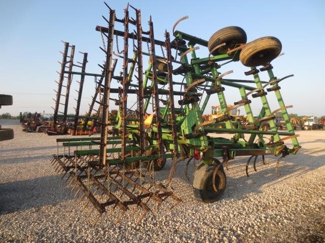  John Deere 980 Field Cultivator