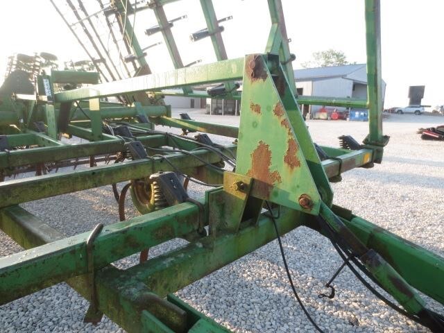  John Deere 980 Field Cultivator