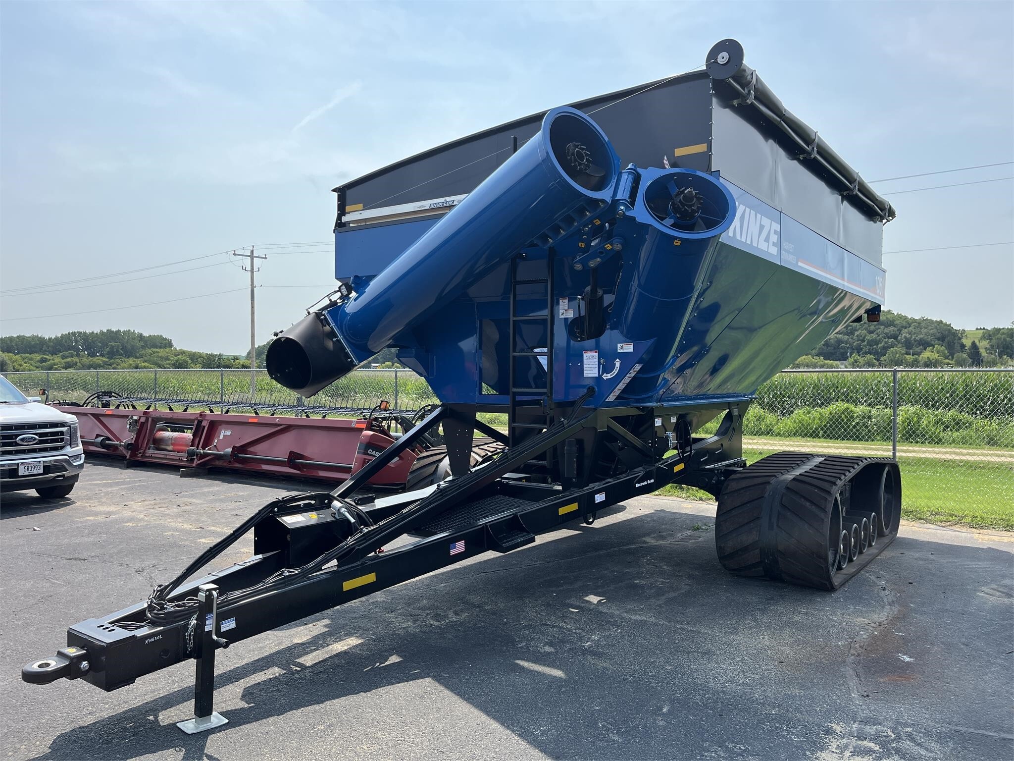 2024 Kinze 1051 Grain Cart