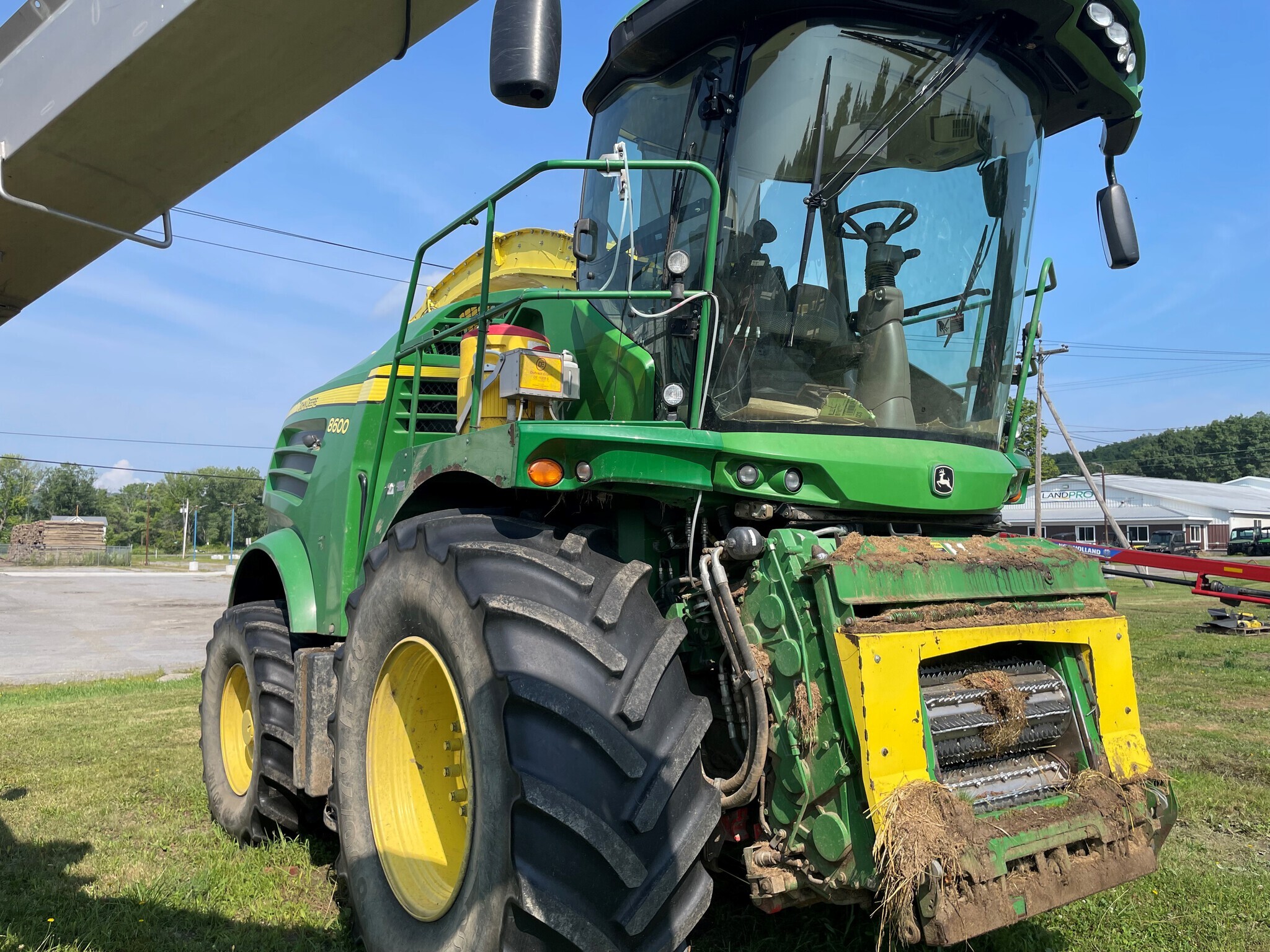 2016 John Deere 8600 Self-Propelled Forage Harvester