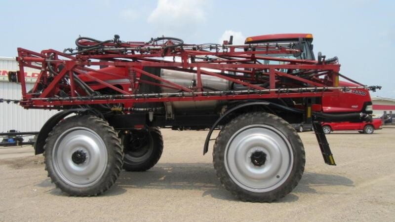 2014 Case IH Patriot 3330 Self-Propelled Sprayer