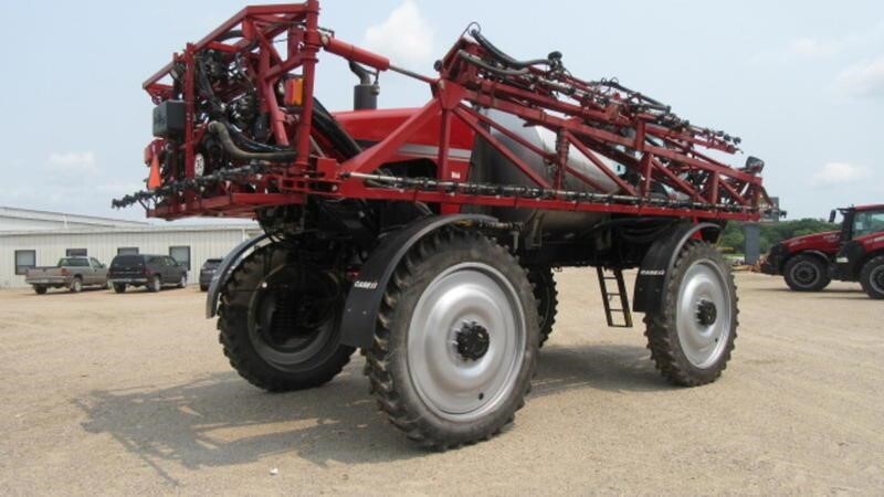 2014 Case IH Patriot 3330 Self-Propelled Sprayer