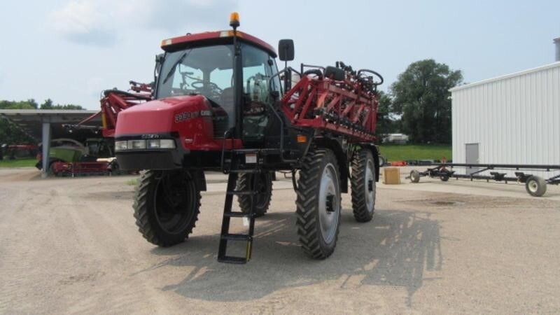 2014 Case IH Patriot 3330 Self-Propelled Sprayer