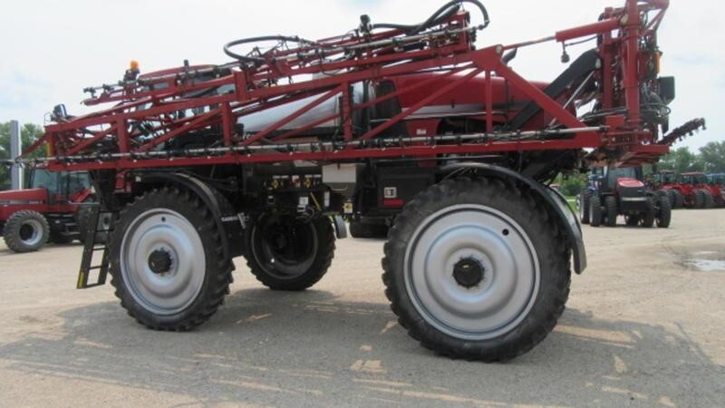 2014 Case IH Patriot 3330 Self-Propelled Sprayer