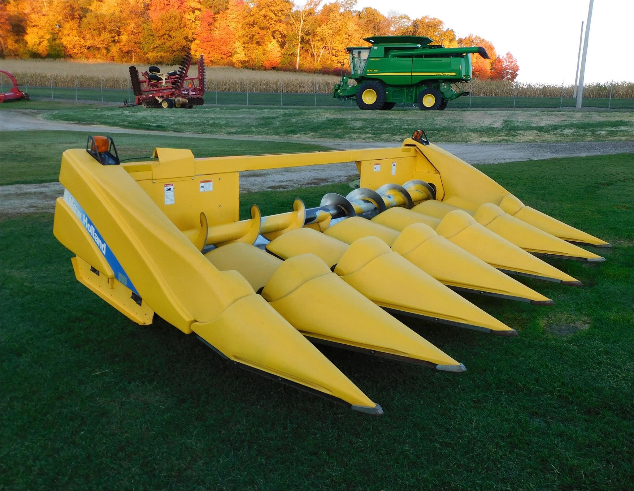 2010 New Holland 98D Corn Head