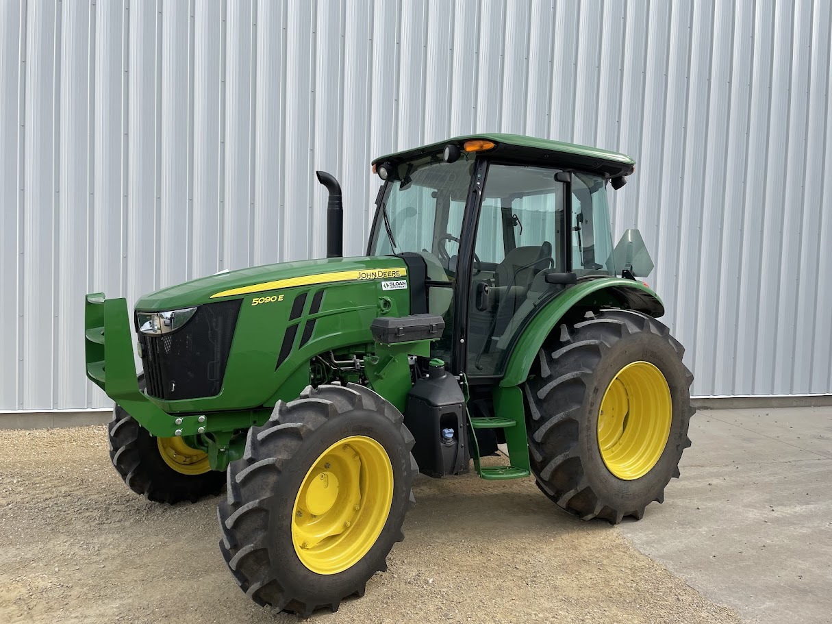 2022 John Deere 5090E Tractor