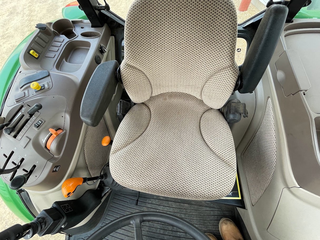 2022 John Deere 5090E Tractor