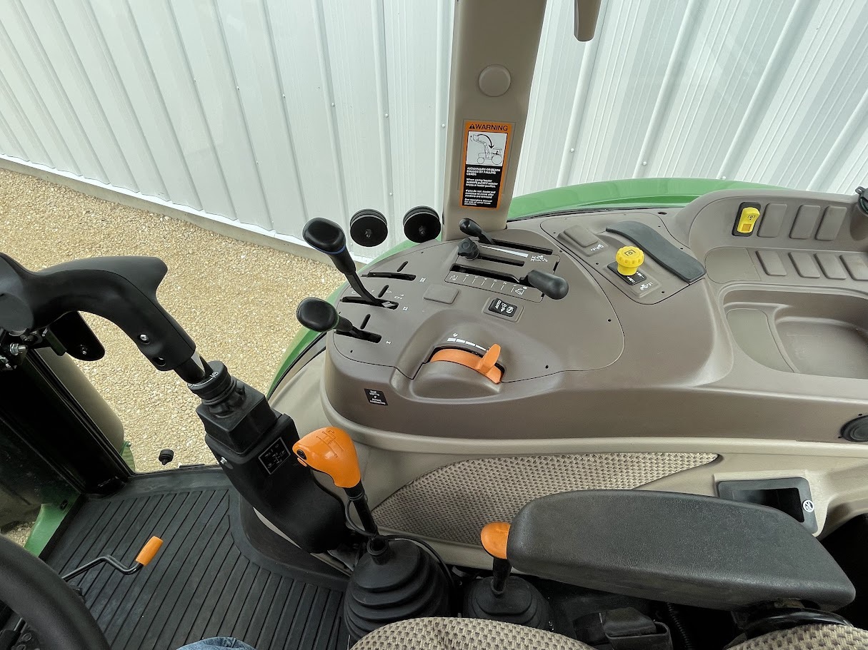 2022 John Deere 5090E Tractor