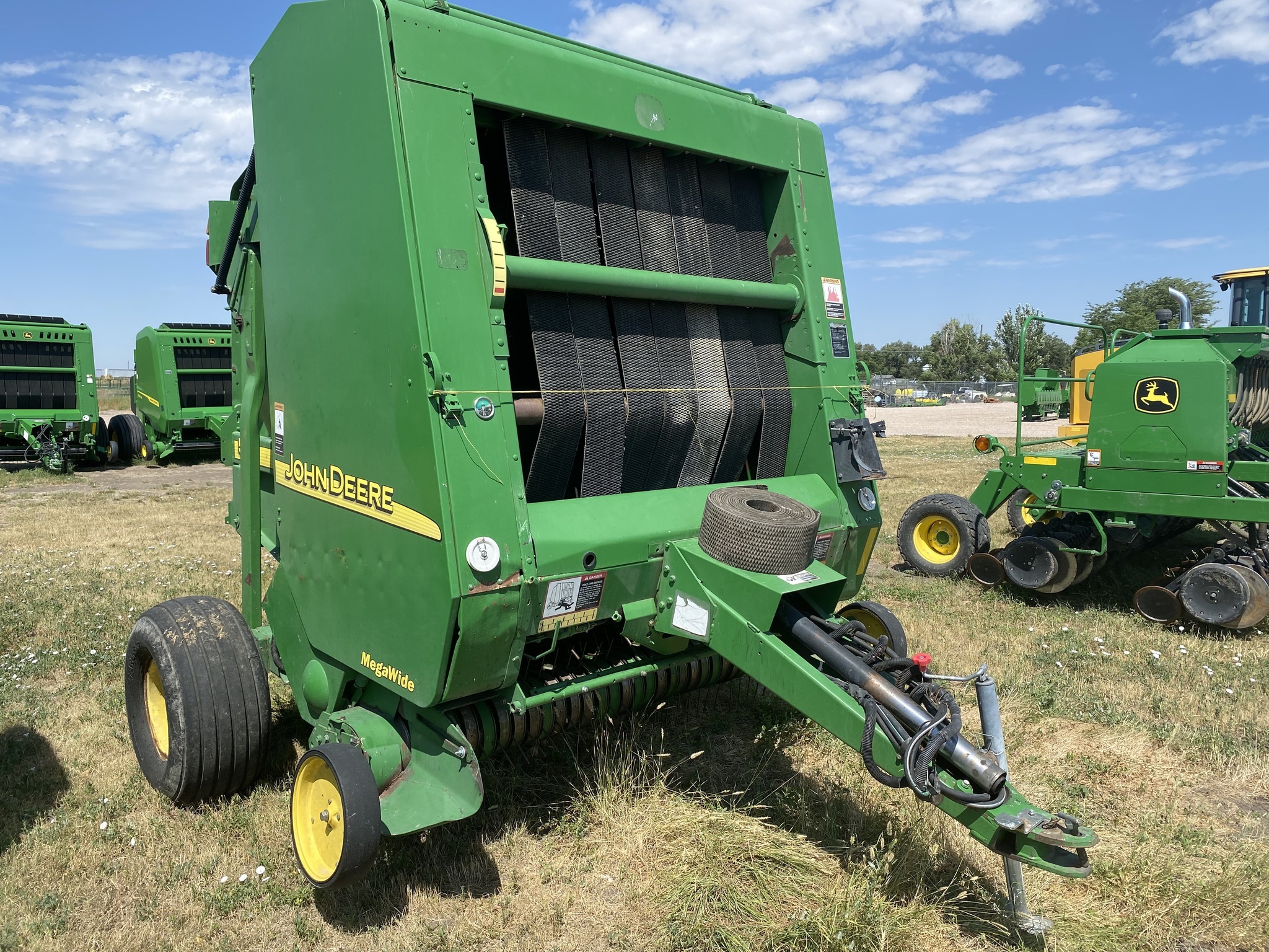 2004 John Deere 567 Round Baler