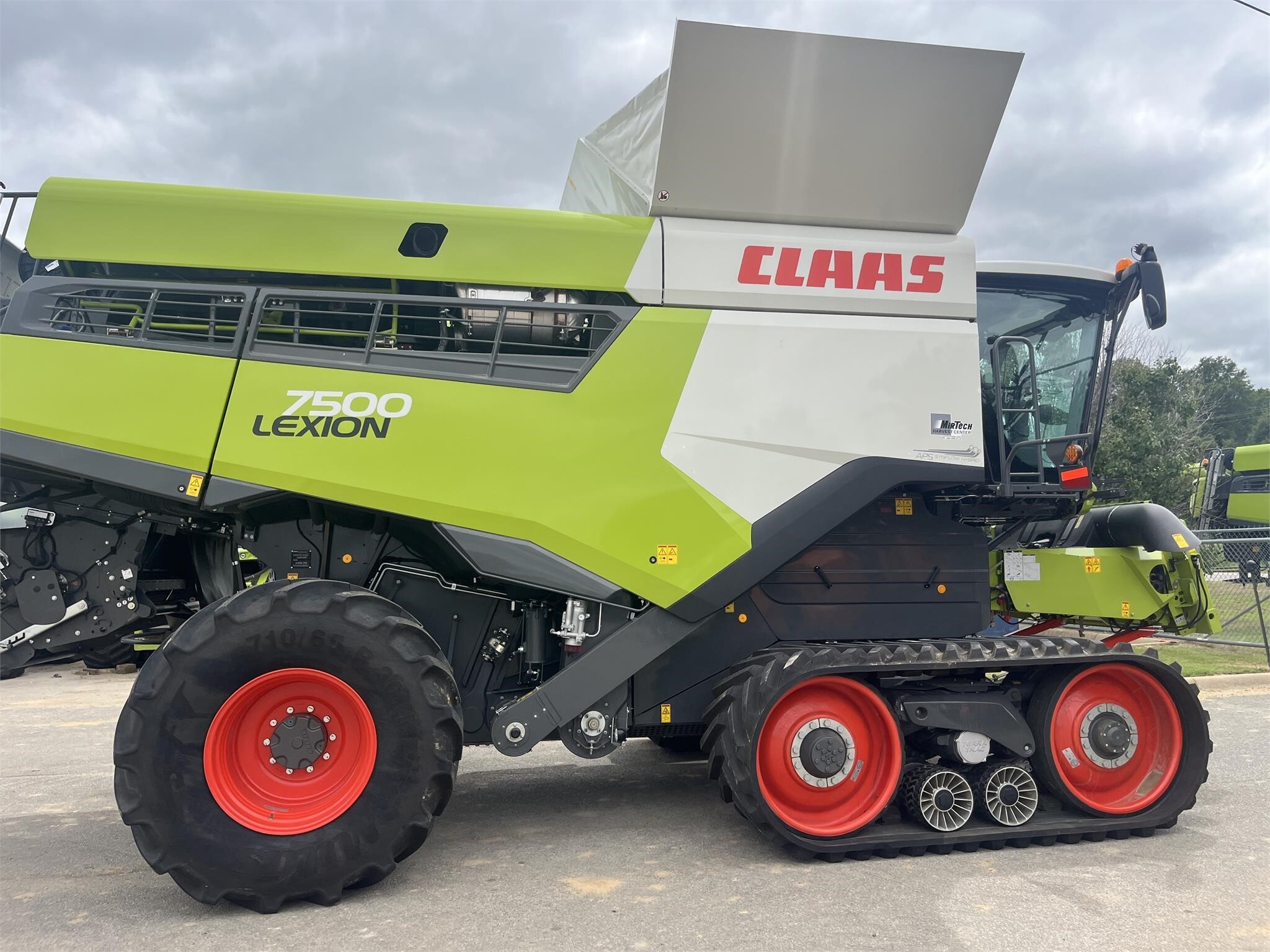 2023 Claas LEXION 7500TT Combine