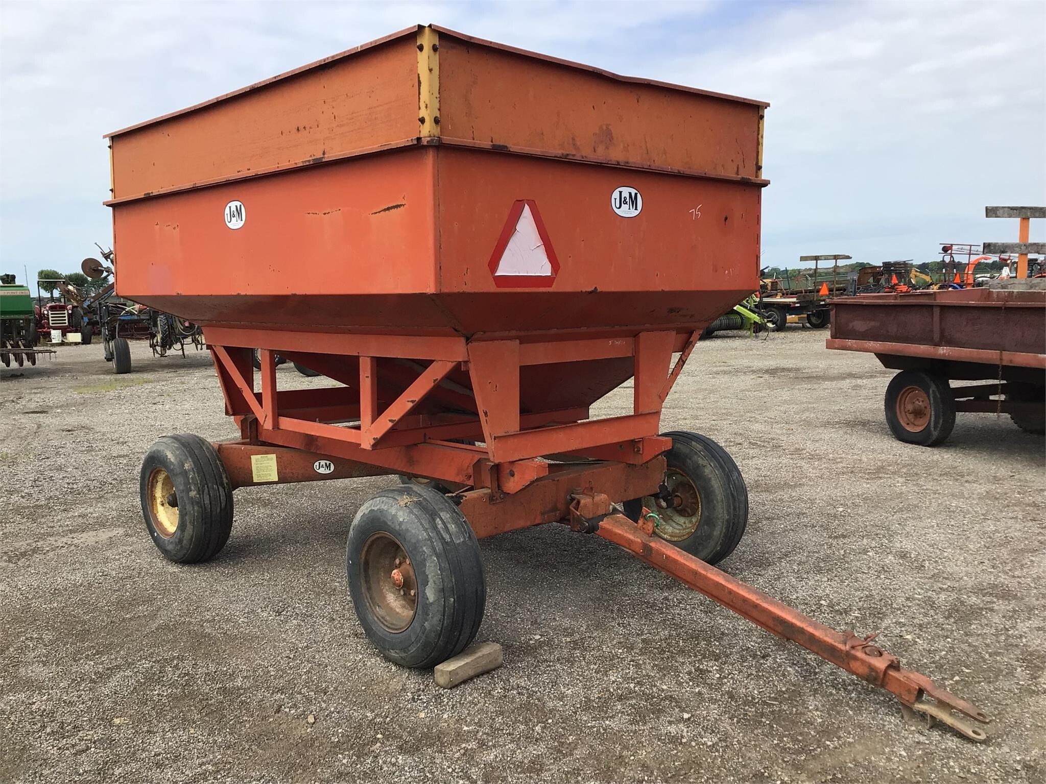  J&M 250-7 Gravity Wagon