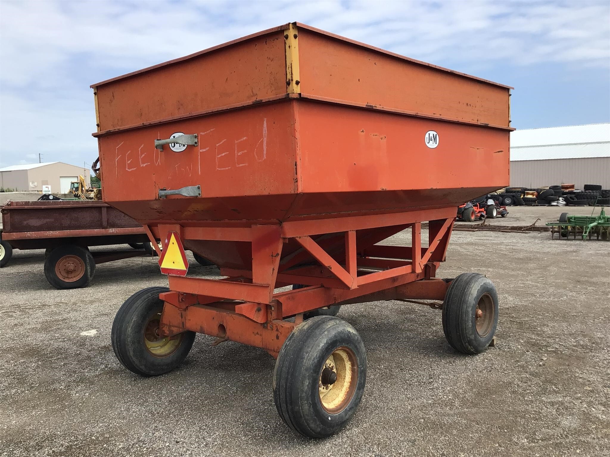  J&M 250-7 Gravity Wagon