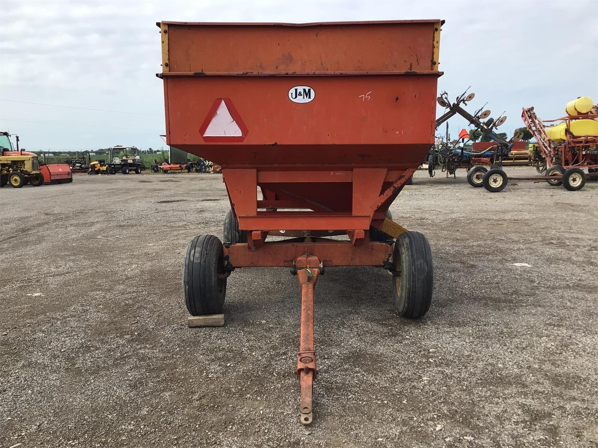  J&M 250-7 Gravity Wagon