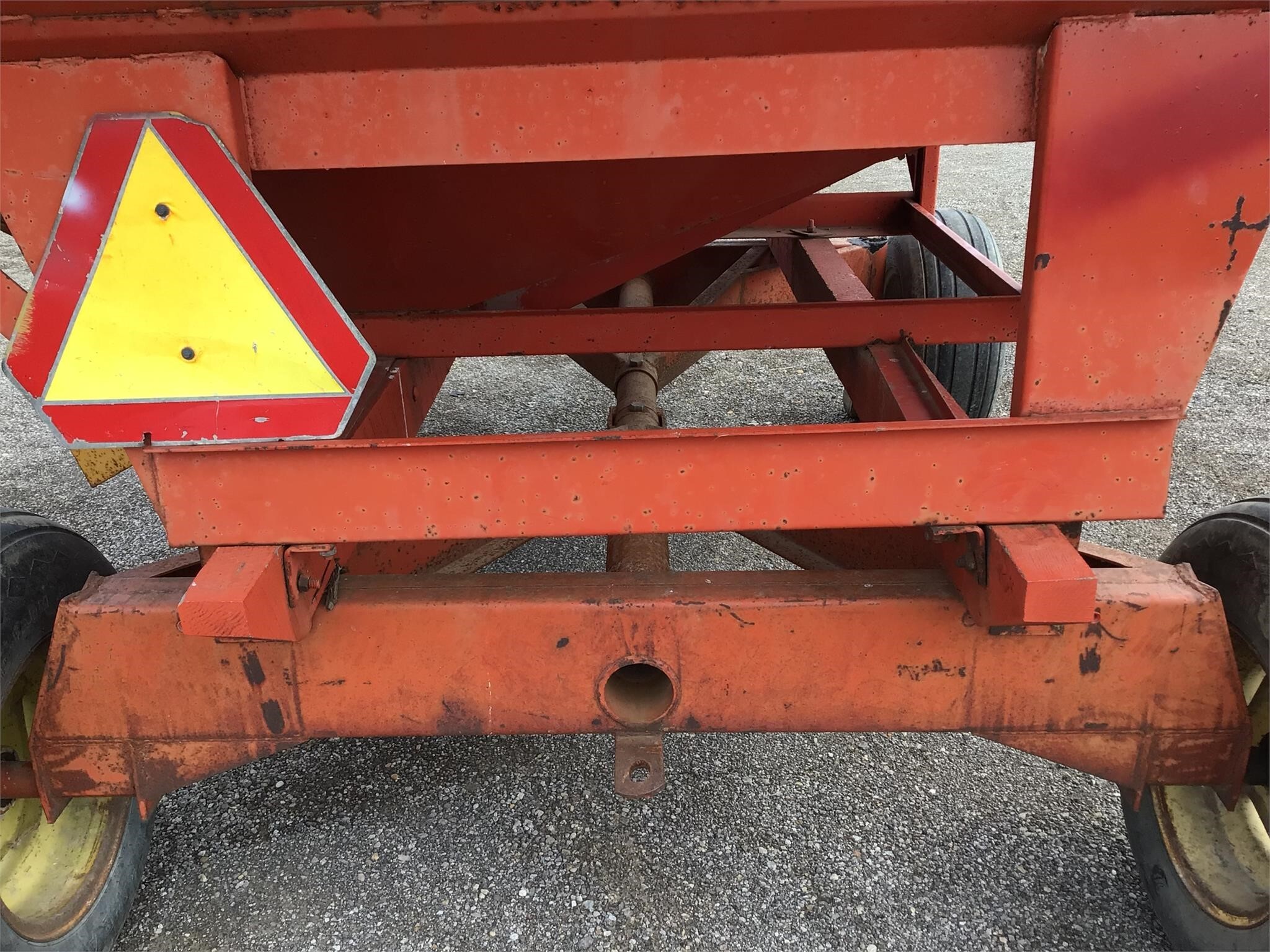  J&M 250-7 Gravity Wagon