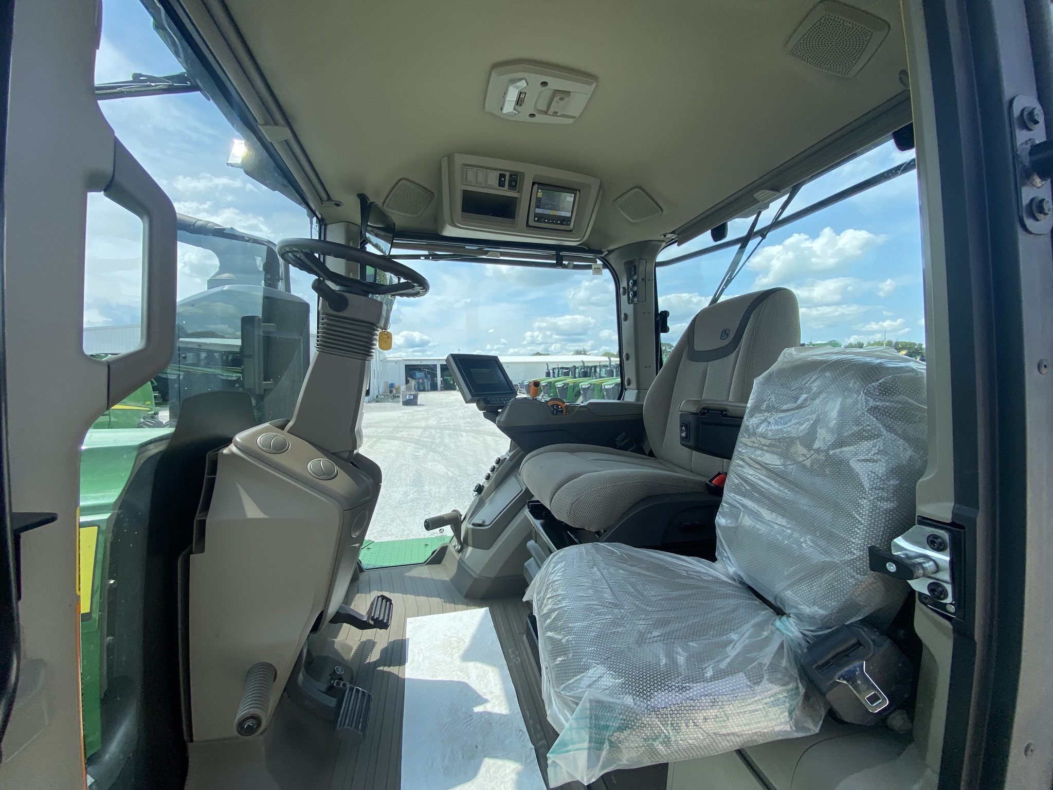 2023 John Deere 9RX 640 Tractor