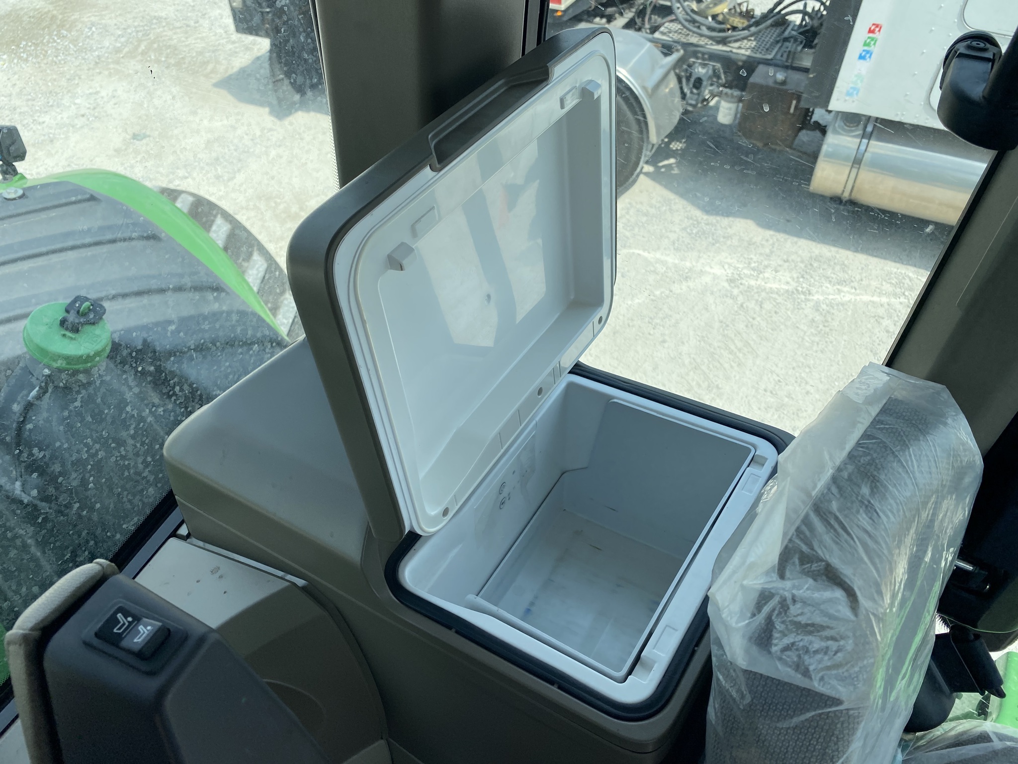 2023 John Deere 9RX 640 Tractor